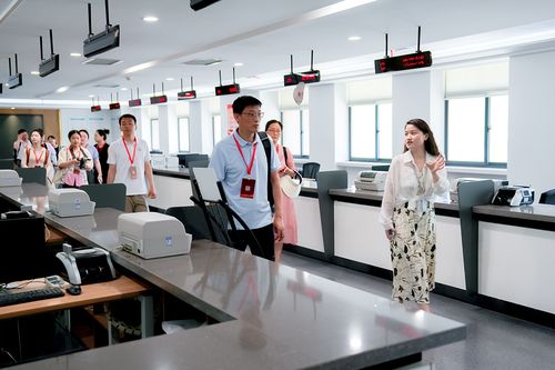 鄭州升達經貿管理學院 教育與產業雙向奔赴，推動服裝銷售領域高質量發展