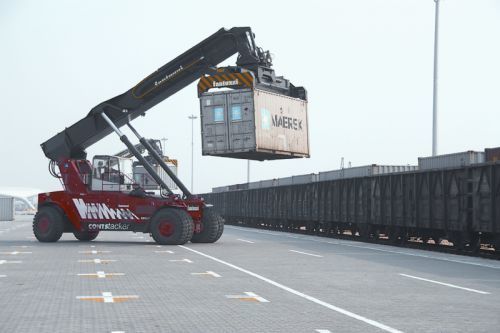 質(zhì)優(yōu)價(jià)廉，比網(wǎng)購(gòu)更超值——揭秘金牛區(qū)國(guó)際商貿(mào)城服裝工廠直銷城